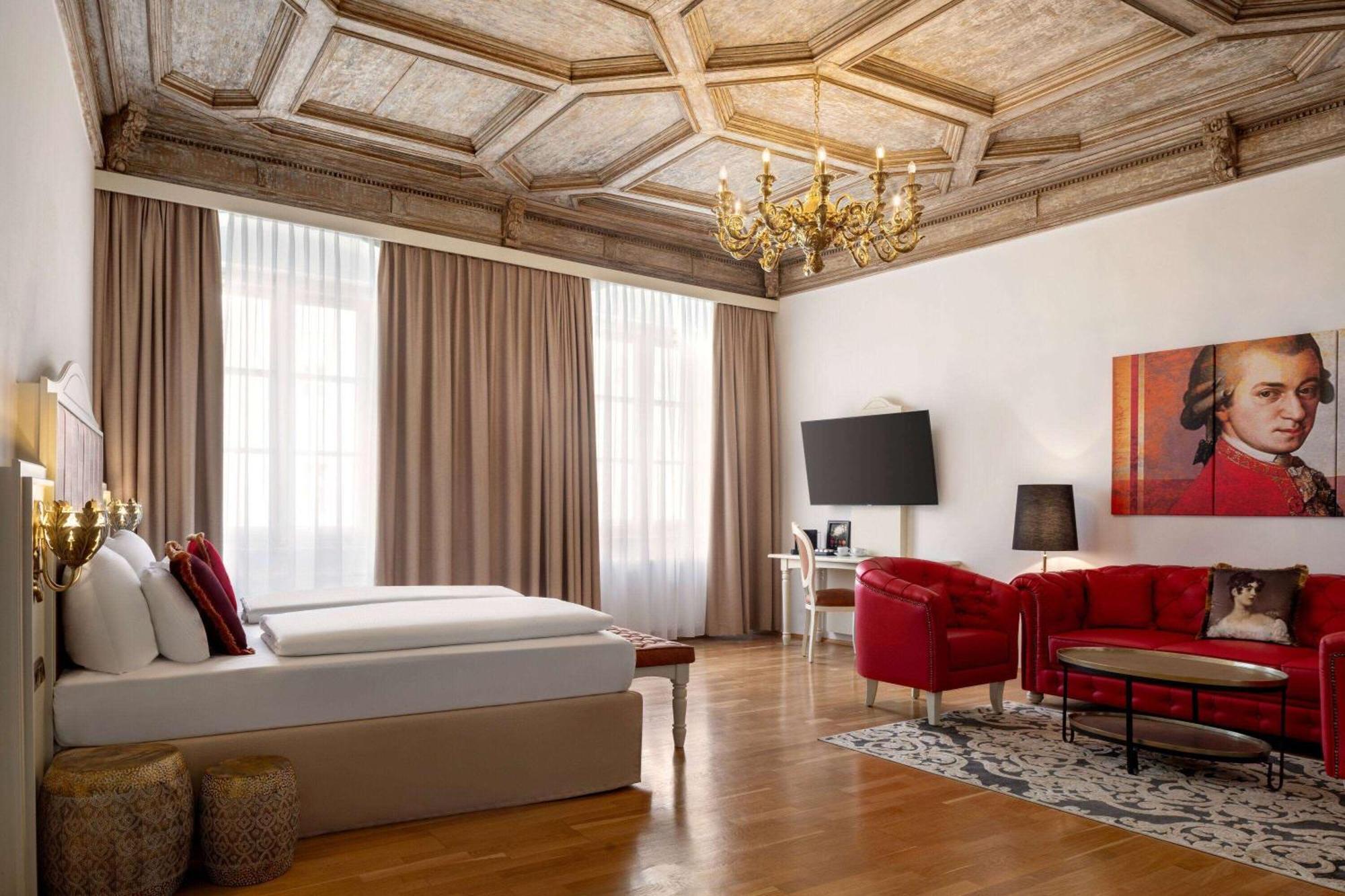 Amedia Plaza Wels, Trademark Collection By Wyndham Bagian luar foto